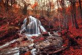 Fototapeta Silver Stream Waterfall (jesień las na Krymie)